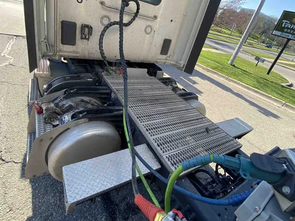 New air and electrical lines on a semi tractor